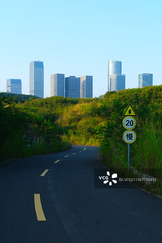 空旷的道路图片素材