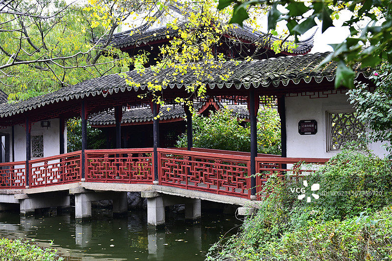 苏州同里古镇古典园林游廊走廊古建筑图片素材