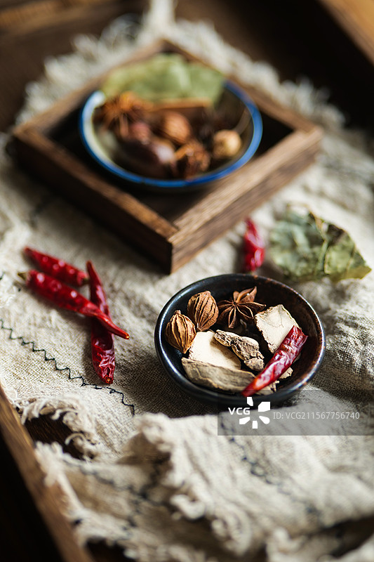 中式中草药卤料香料八角桂皮草果山奈香叶干货图片素材