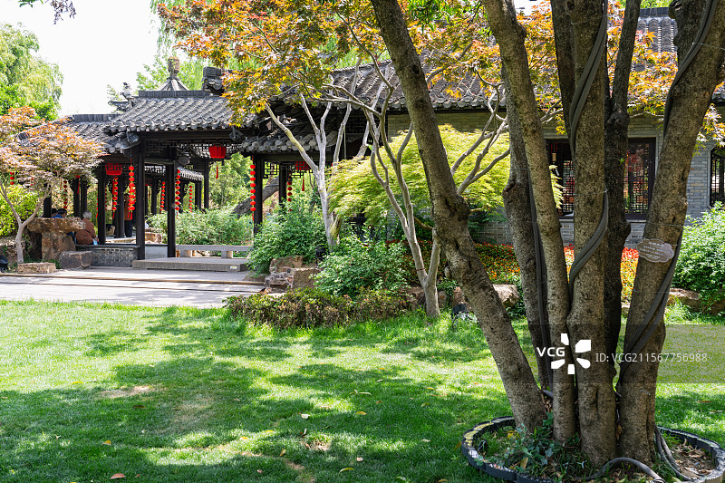 江苏扬州个园园林景观局部图片素材