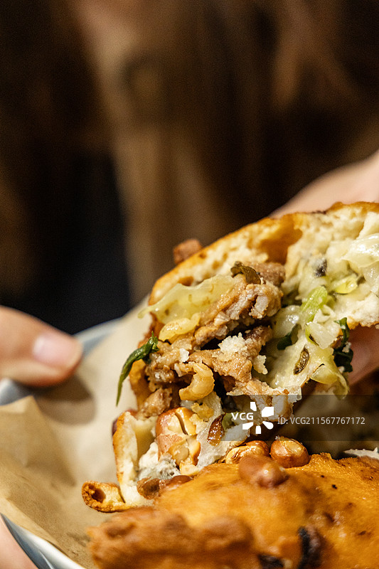 牡蛎饼海鲜饼海蛎饼花生粒五香卷厦门五香卷闽南美食福建美食炸牡蛎饼烤饼小吃特产图片素材