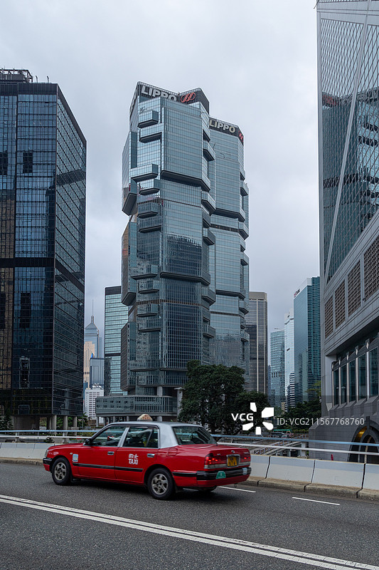 香港天际线的现代棱镜：力宝中心的几何之美图片素材