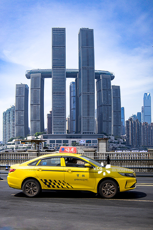 朝天门法拉利同框图片素材