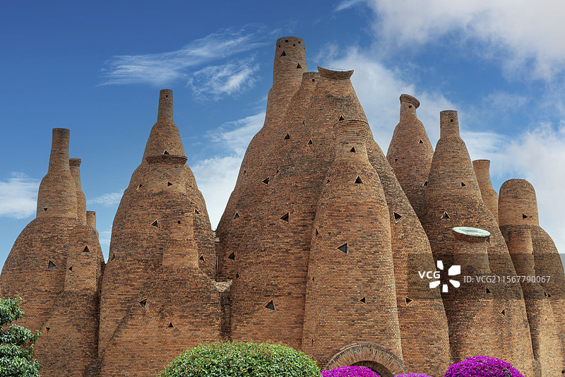 云南红河弥勒市著名景点-东方韵艺术小镇-万花筒建筑风光图片素材