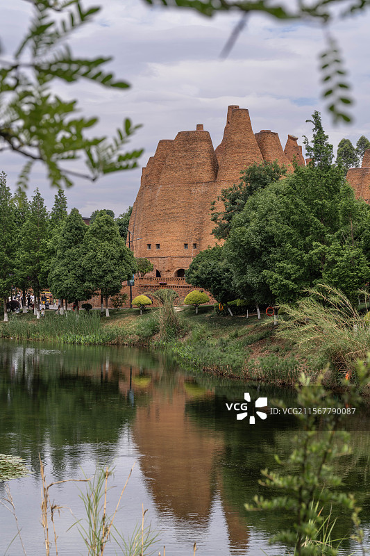云南红河弥勒市著名景点-东方韵艺术小镇-万花筒建筑风光图片素材