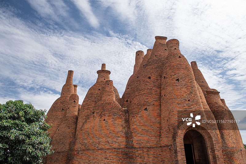 云南红河弥勒市著名景点-东方韵艺术小镇-万花筒建筑风光图片素材