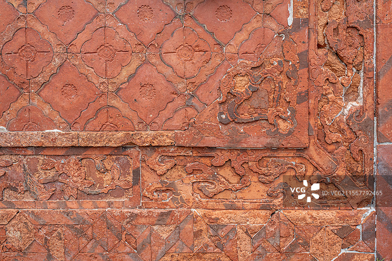 中国传统建筑的墙面，福建省泉州晋江五店市的闽南古建筑的红砖墙图片素材