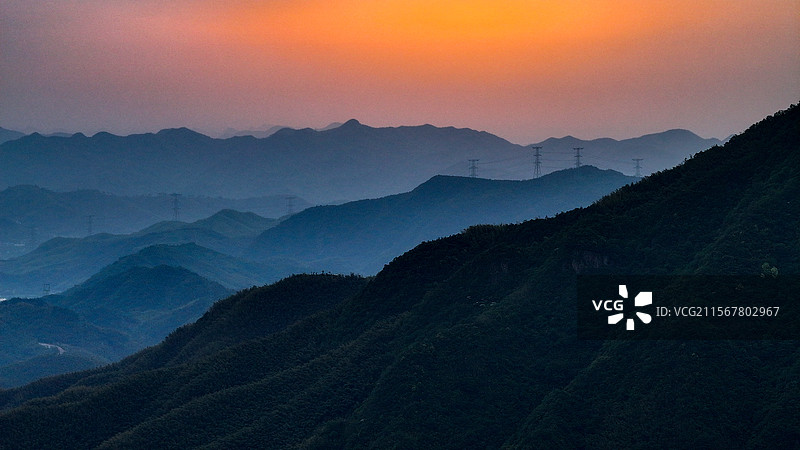 山，浙江安吉绵延的群山图片素材
