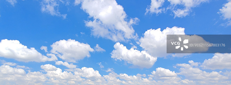 蓝天上的白云图片素材
