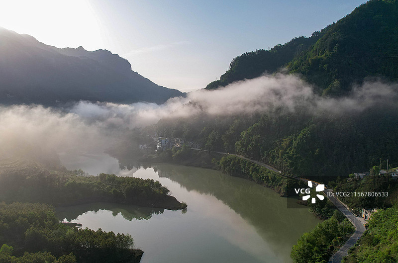 航拍湖北恩施市屯堡乡鸭松溪风光图片素材