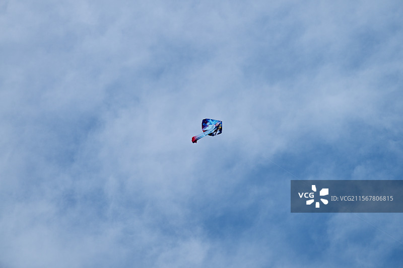 天空中的风筝，苏州太湖东山莫厘峰图片素材