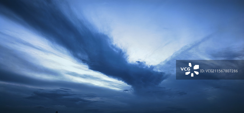 戏剧性的天空 蓝调时刻 背景图 自然美图片素材