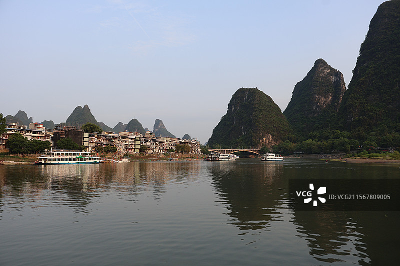 桂林阳朔县风光-漓江两岸图片素材