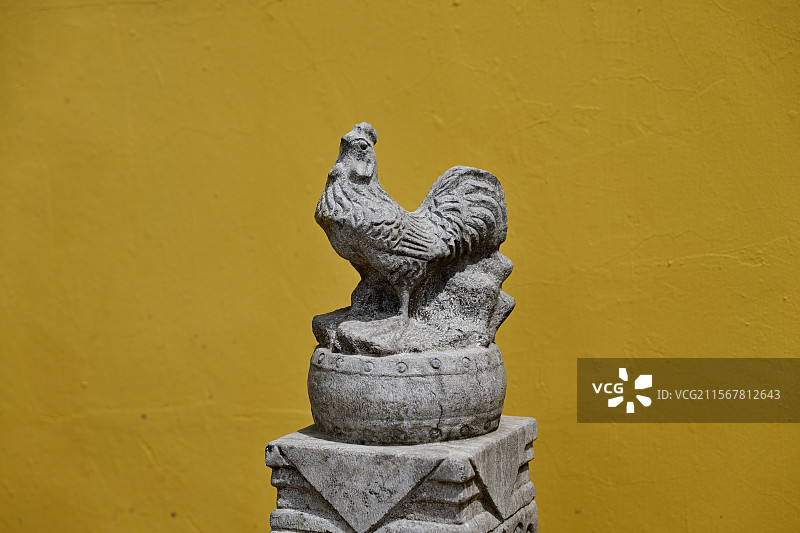 酉鸡，十二生肖石刻，雕塑，观音古道场，苏州太湖东山莫厘峰图片素材