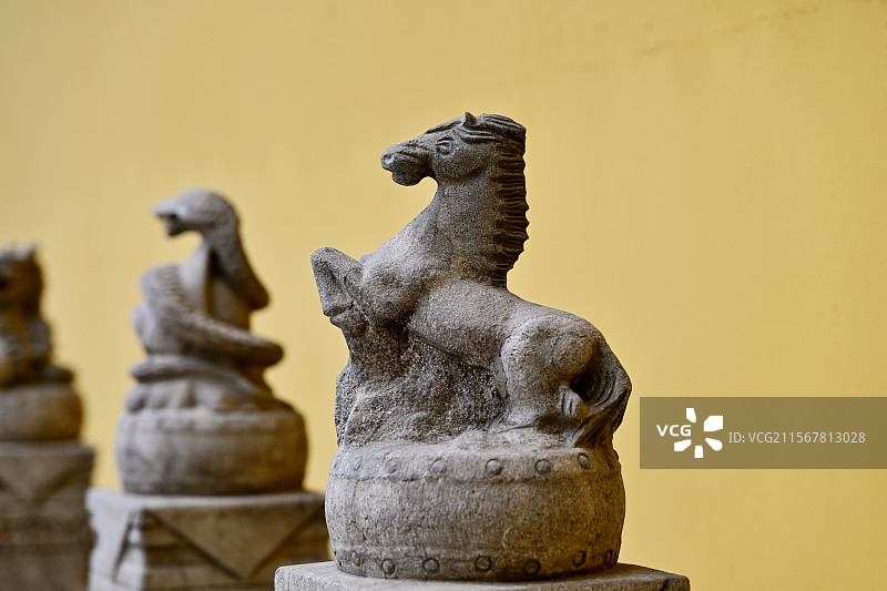 午马，十二生肖石刻，雕塑，观音古道场，苏州太湖东山莫厘峰图片素材