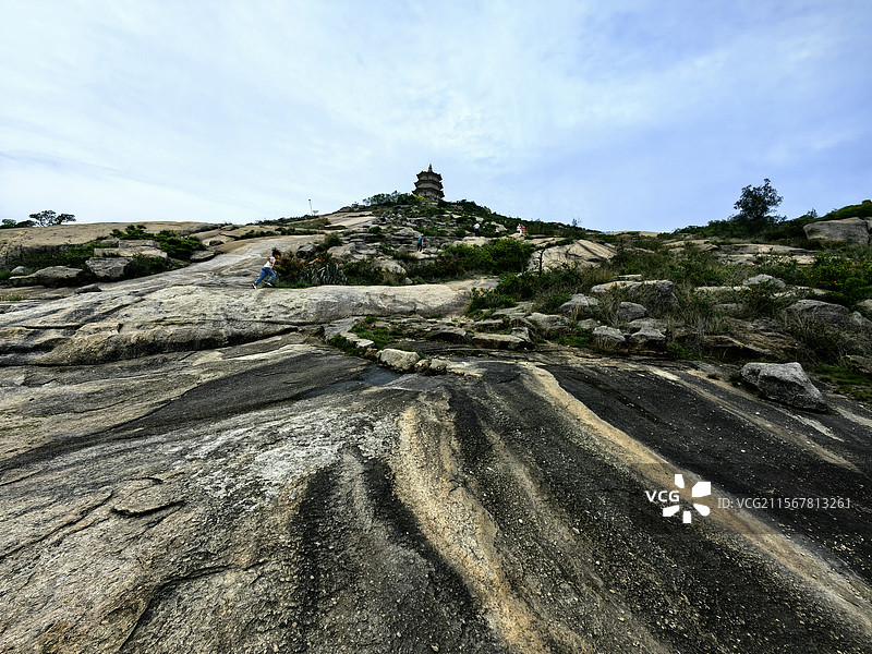 石狮姑嫂塔仰拍图片素材