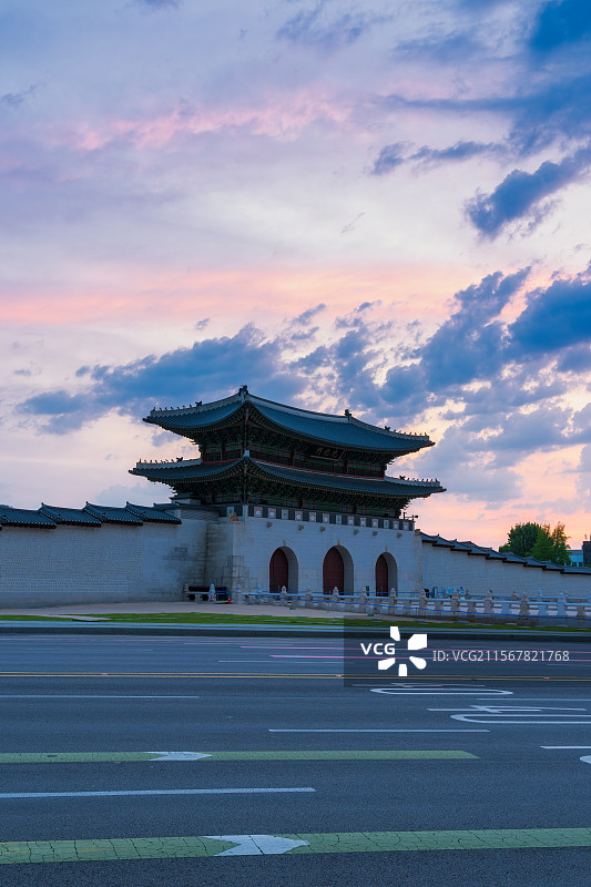 韩国首尔景福宫正门，光化门（광화문）Gwanghwamun，朝鲜王朝，韩国国门，日出，朝霞，街景图片素材