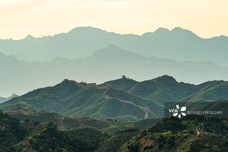 中国河北省金山岭长城，巍峨的长城，伫立在崇山峻岭之间图片素材