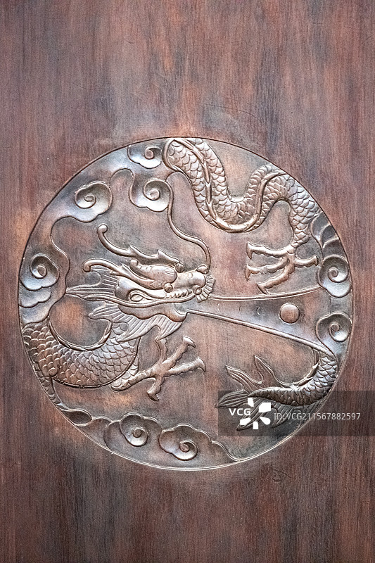 广东传统龙纹木雕图片素材