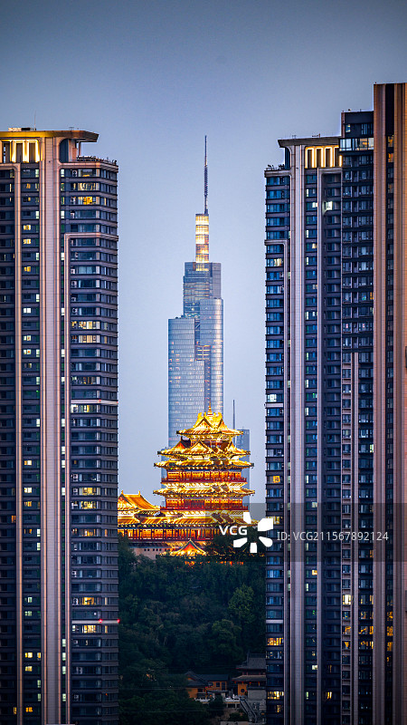 紫峰大厦阅江楼同框图片素材