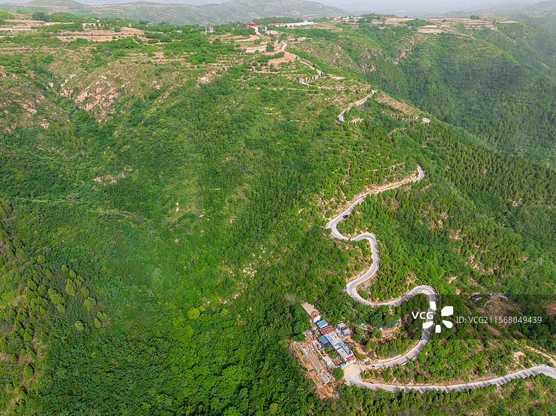 济南长清孔家庄村的盘山公路图片素材