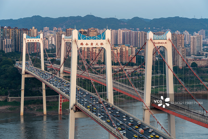 重庆市九龙坡区鹅公岩大桥车轨风景图片素材