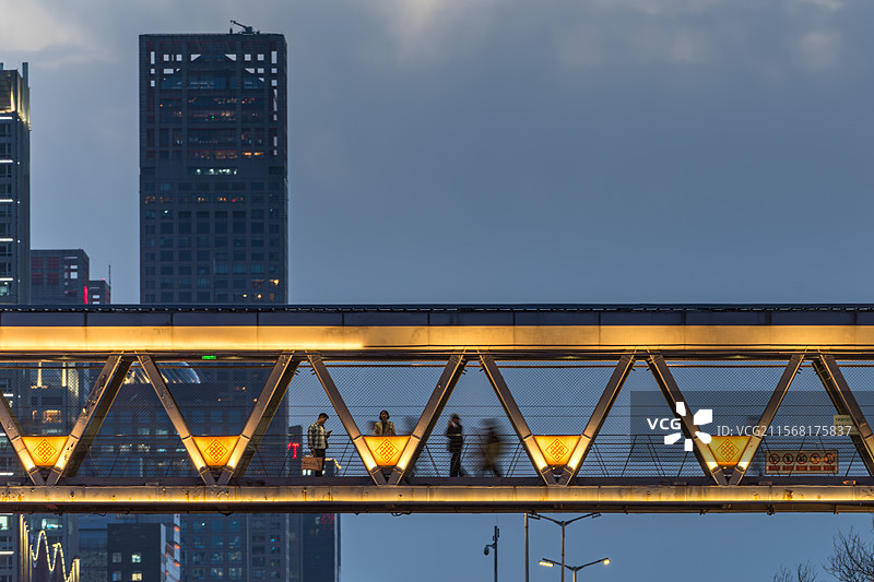 北京夜幕下四惠桥天桥都市风光图片素材