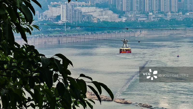 重庆下浩里视角看长江索道图片素材