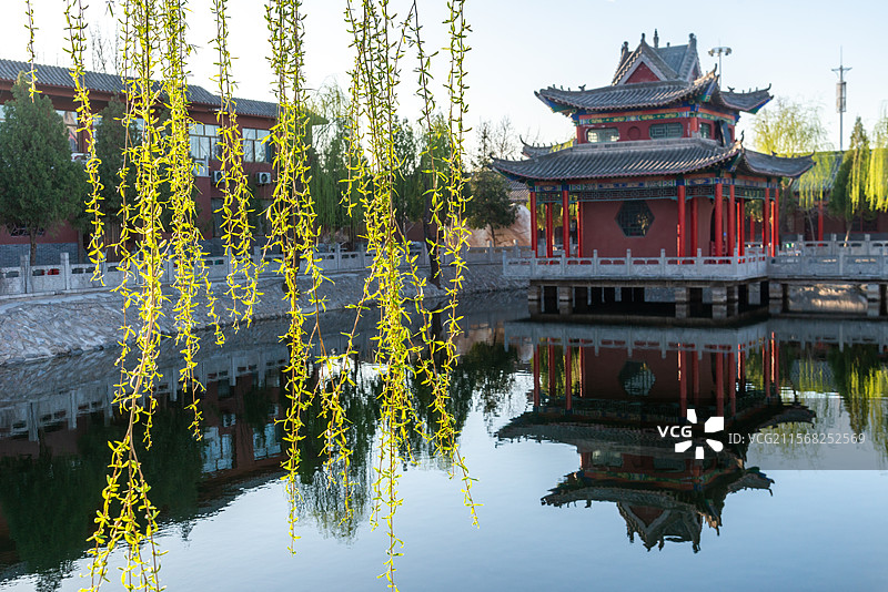 春天亭台楼阁图片素材