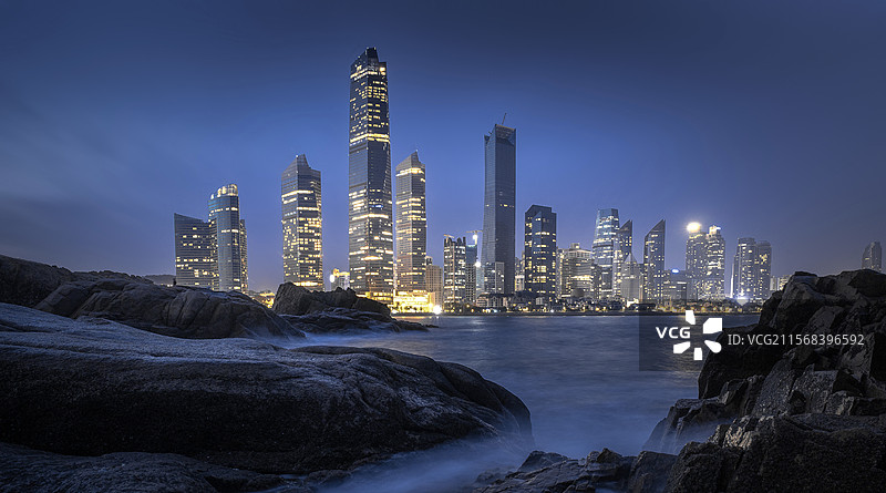 山东青岛浮山湾CBD内透图片素材