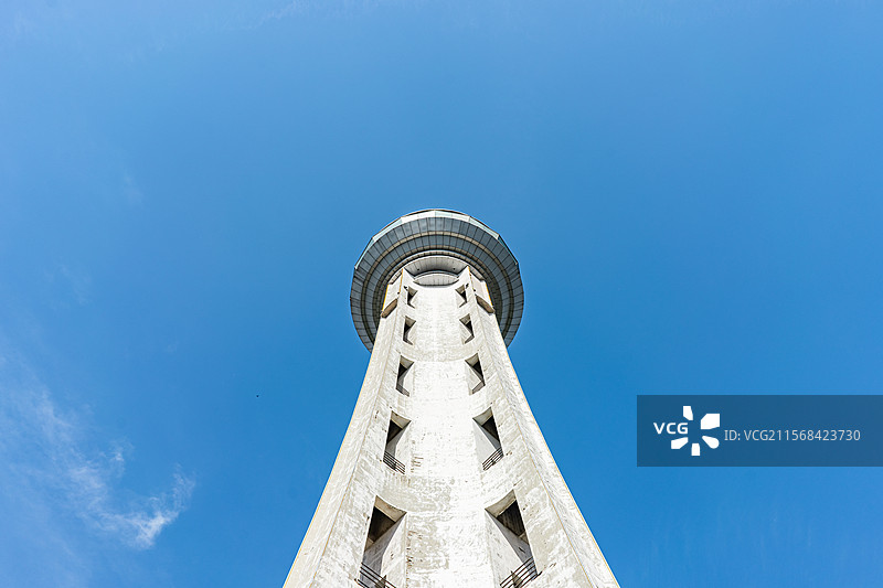 中国基建京台高速公路山东济南至泰安段交通部门建设中国高速公路一万公里纪念塔，户外白昼无人图像摄影图片素材