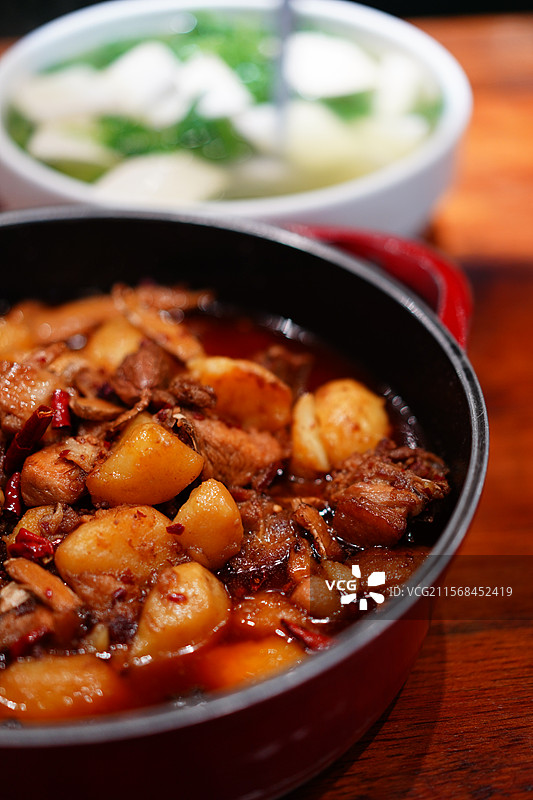 云南曲靖特色美食-沾益辣子鸡图片素材