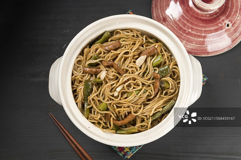 豆角焖面图片素材