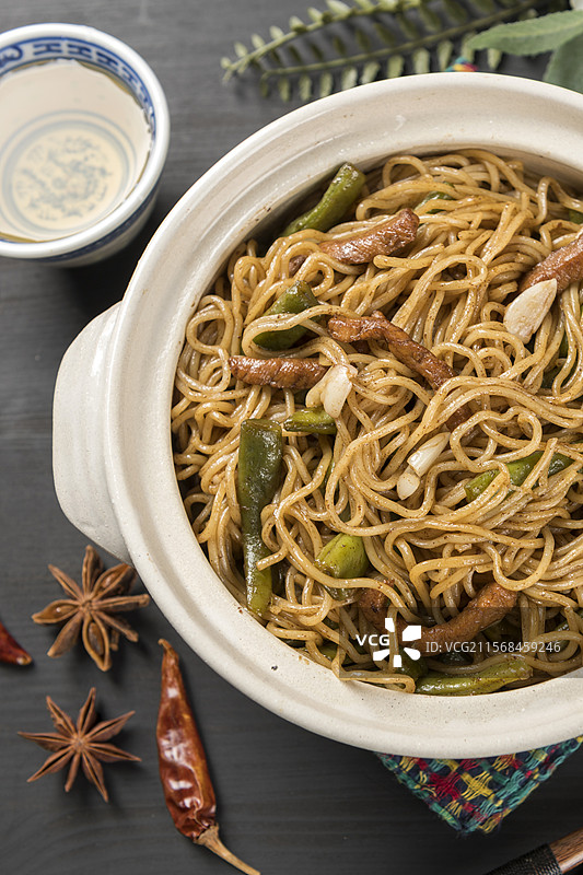 豆角焖面图片素材