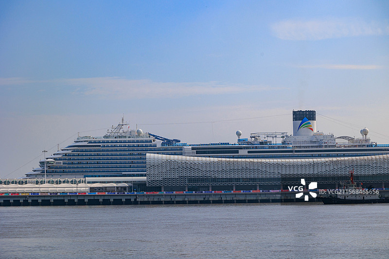 比楼还大的邮轮图片素材