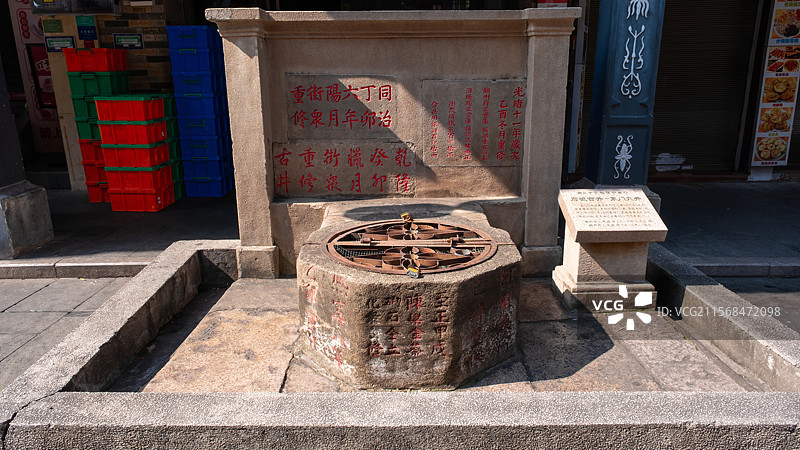 潮州古城老街深巷的古井风貌图片素材