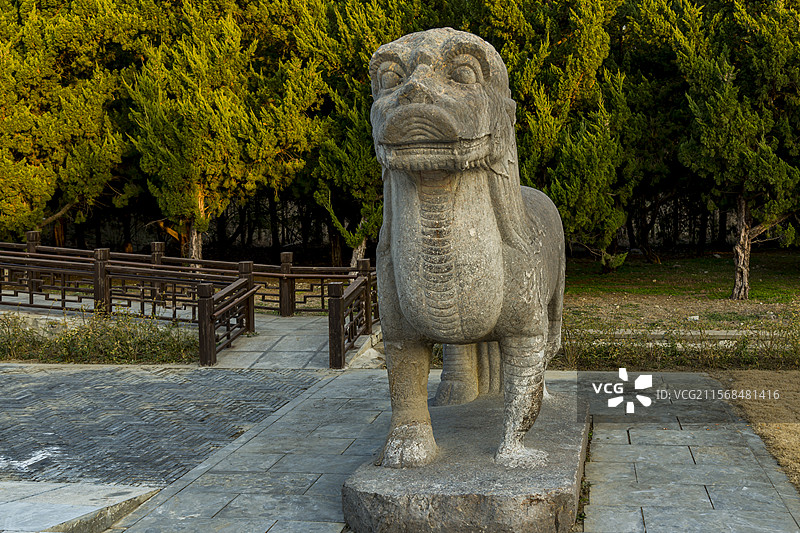 安徽滁州凤阳明皇陵景区神道石像生雕塑文官武官细节图片素材