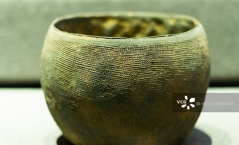 天台博物馆藏品：战国时期方格纹陶杯图片素材