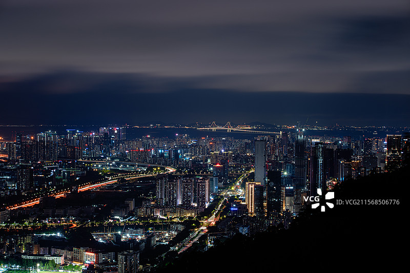 塘朗山 夜景 深圳湾天际线 堆栈长曝光图片素材