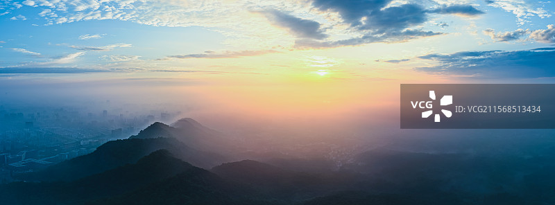 日出时的杭州西湖老和山山景超高清多幅接片合成图片素材