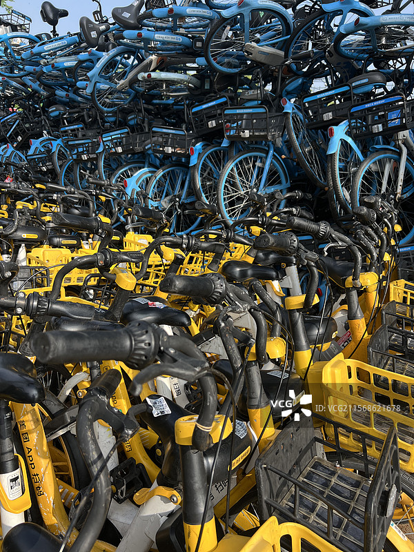 哈啰单车美团单车废弃报废共享单车图片素材