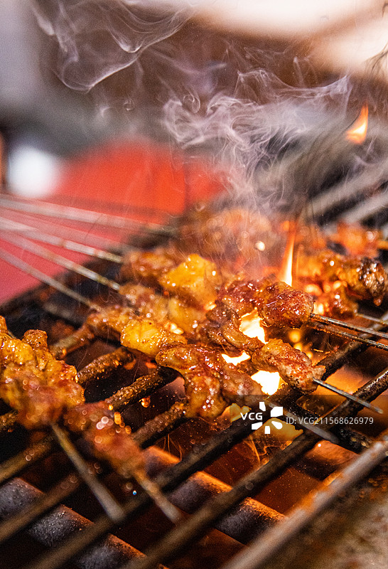 拉面兰州拉面一清二白红油辣油油辣子烧烤羊肉串鸡蛋醪糟手擀面手工拉面毛细面食碳水肉夹馍肉饼牛肉拉面牛肉图片素材