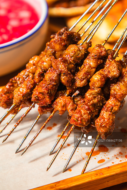 拉面兰州拉面一清二白红油辣油油辣子烧烤羊肉串鸡蛋醪糟手擀面手工拉面毛细面食碳水肉夹馍肉饼牛肉拉面牛肉图片素材