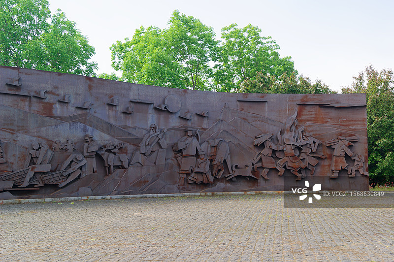 沈阳沈北新区锡伯族文化广场，《城北送别》雕塑，春季城市风光，旅游旅行景点图片素材