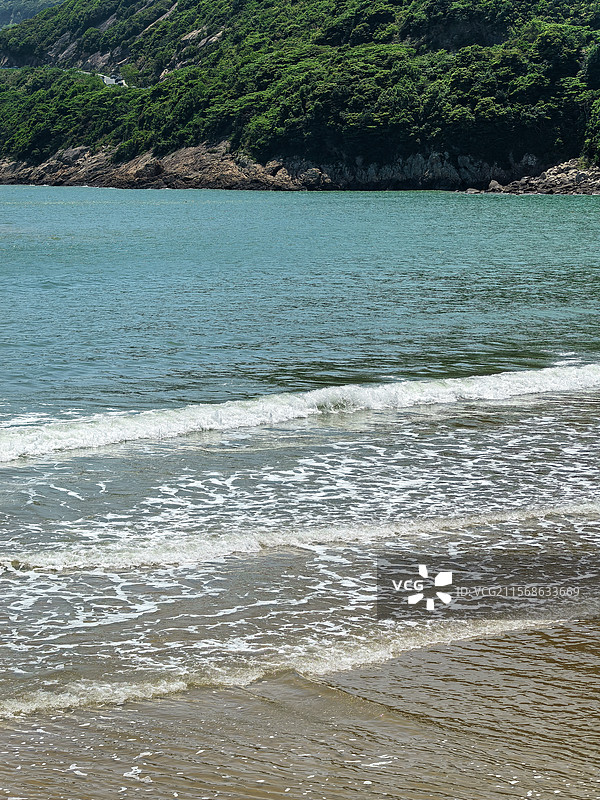舟山大青山风景区青沙海滩海景浪花近景图片素材