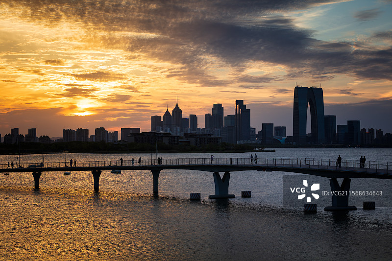 城市天际线现代建筑金融商业海岸线图片素材