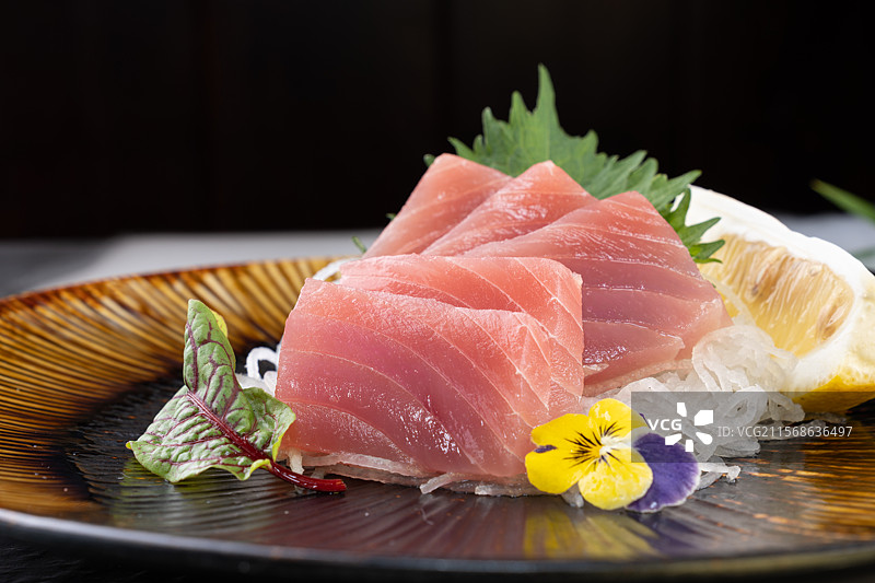 日本料理金枪鱼刺身图片素材