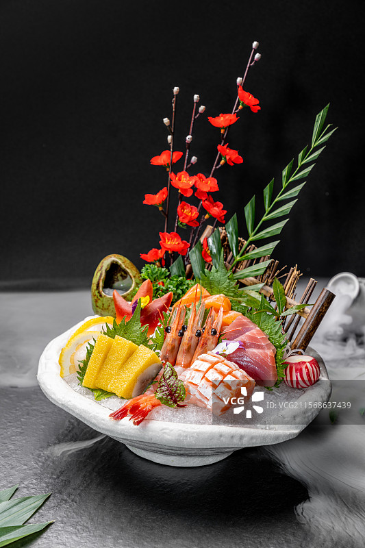 日本料理刺身拼盘图片素材