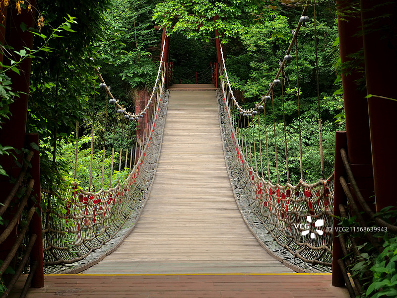 成都邛崃市天台山长虹索桥图片素材