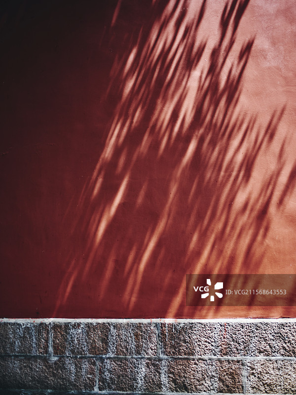 福建省福州市乌山公园光影红墙图片素材